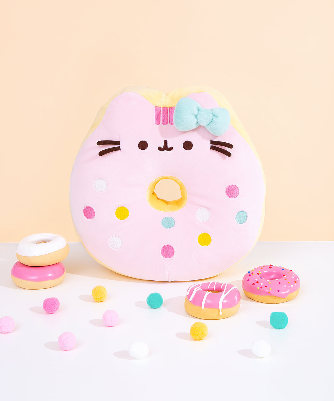 Hello Kitty? x Pusheen? Donut Plush - US 5508